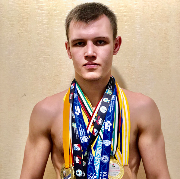 ЖЕЛЄЗНЯК Олександр