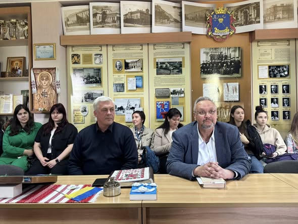 науковий діалог на тему «Яблуневий сад матері - колиска педагогічної думки Василя Сухомлинського»